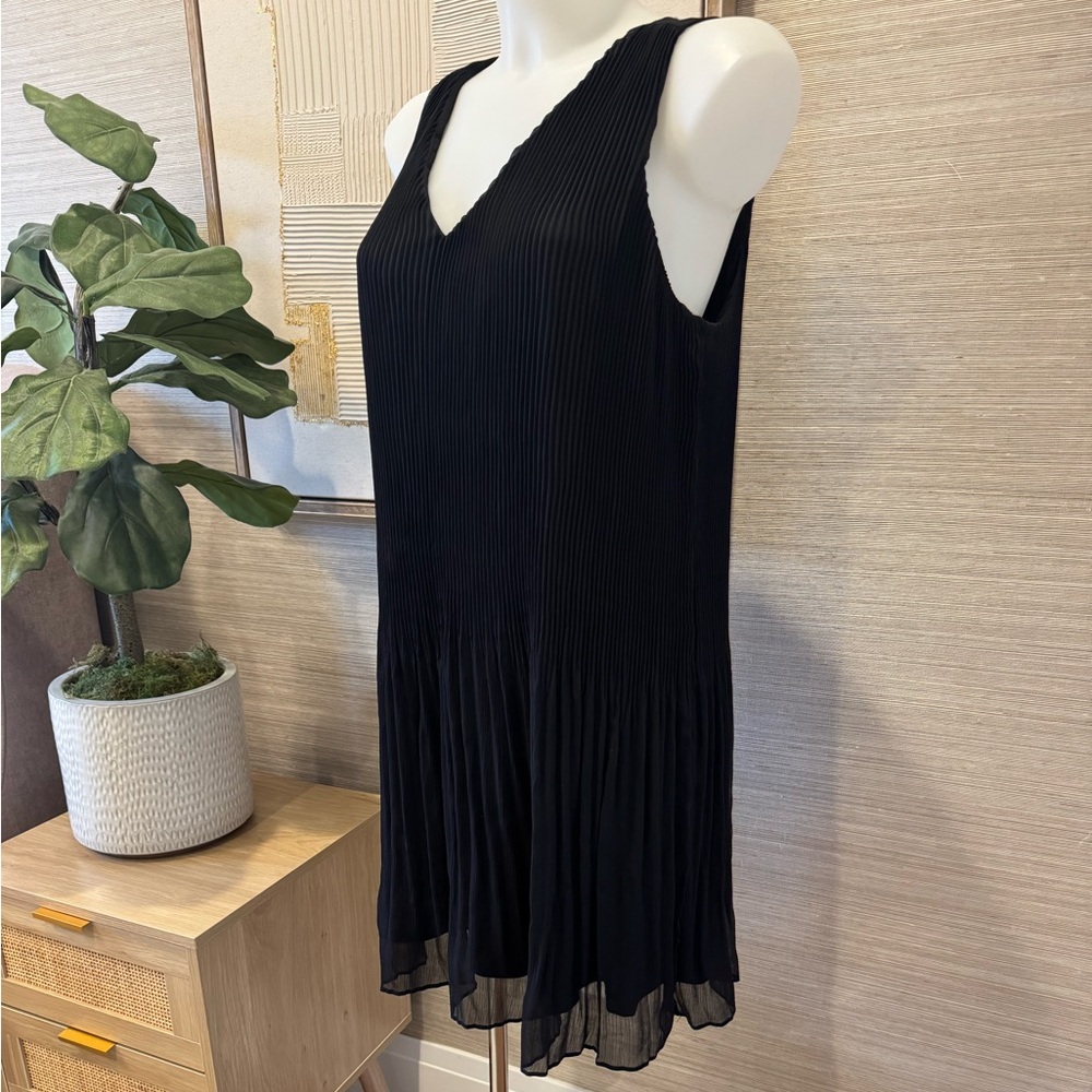 Nine West Pleated Sleeveless A-line Shift Dress Size 6 *Flattering Cut*